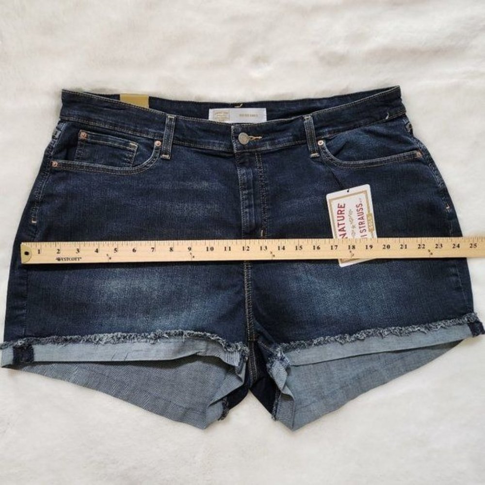Levis Womens Jean Shorts Blue Denim High Rise 3" Shorts Frayed Hem 35W - Picture 5 of 9